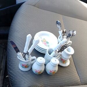 Miniature kitchen set